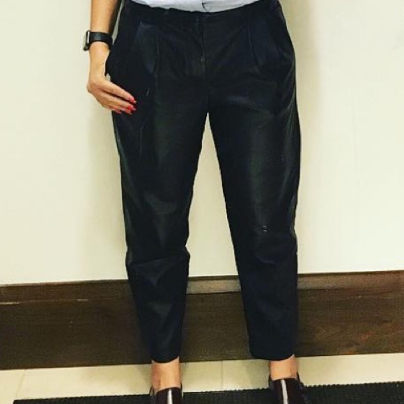 Banana republic FAUX Leather pants - Picture 1 of 4